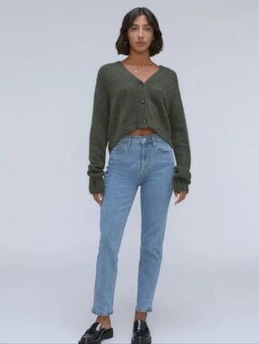 Everlane Classic Cheeky Straight Jeans in Medium Blue